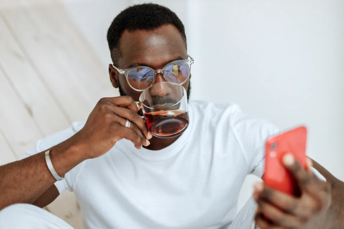 Digital Detox for the Mind: How Hypnosis Helps You Break Free from Screen Addiction