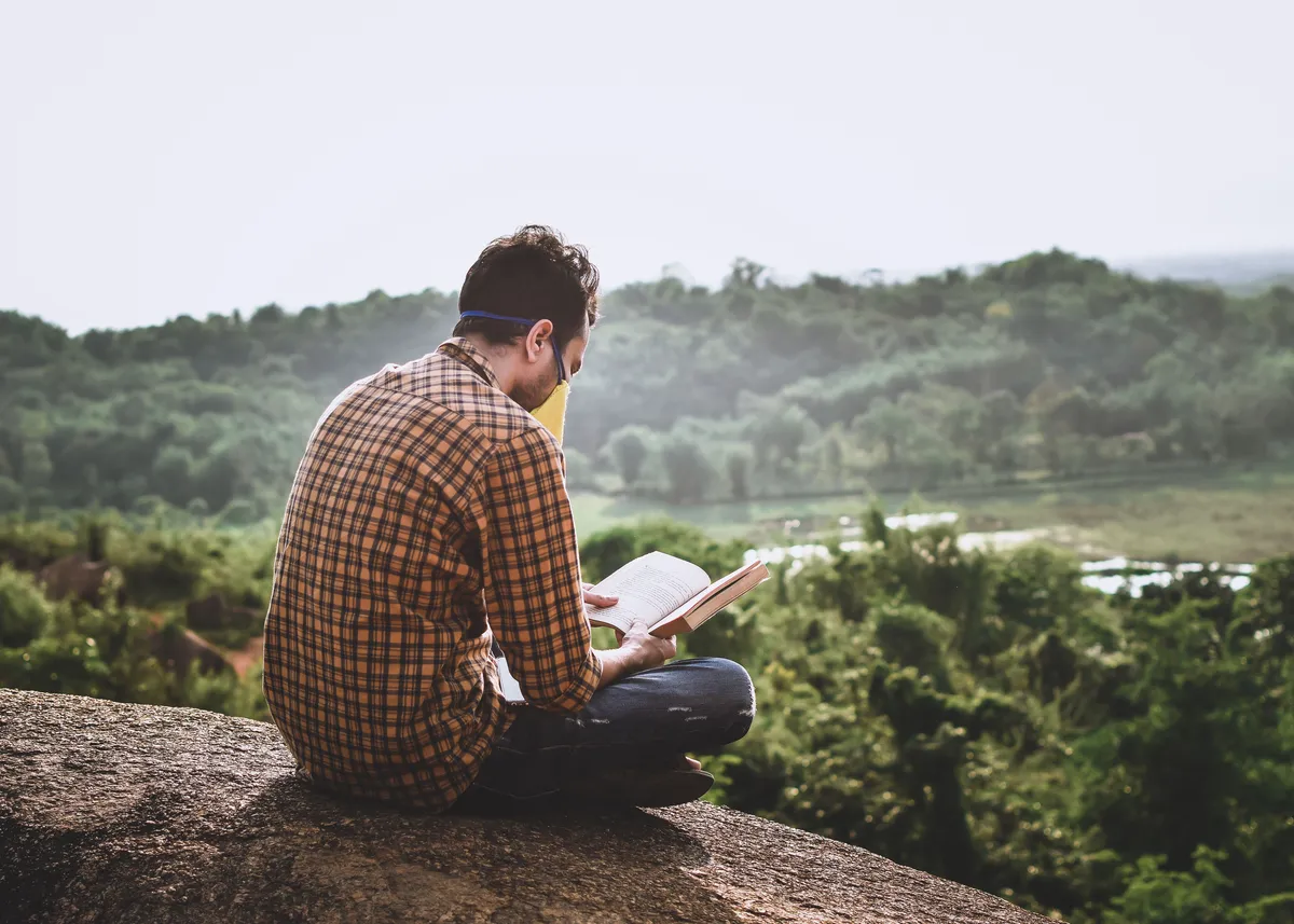 What Happens in a Hypnosis Training Session? Methods, NLP & Certification