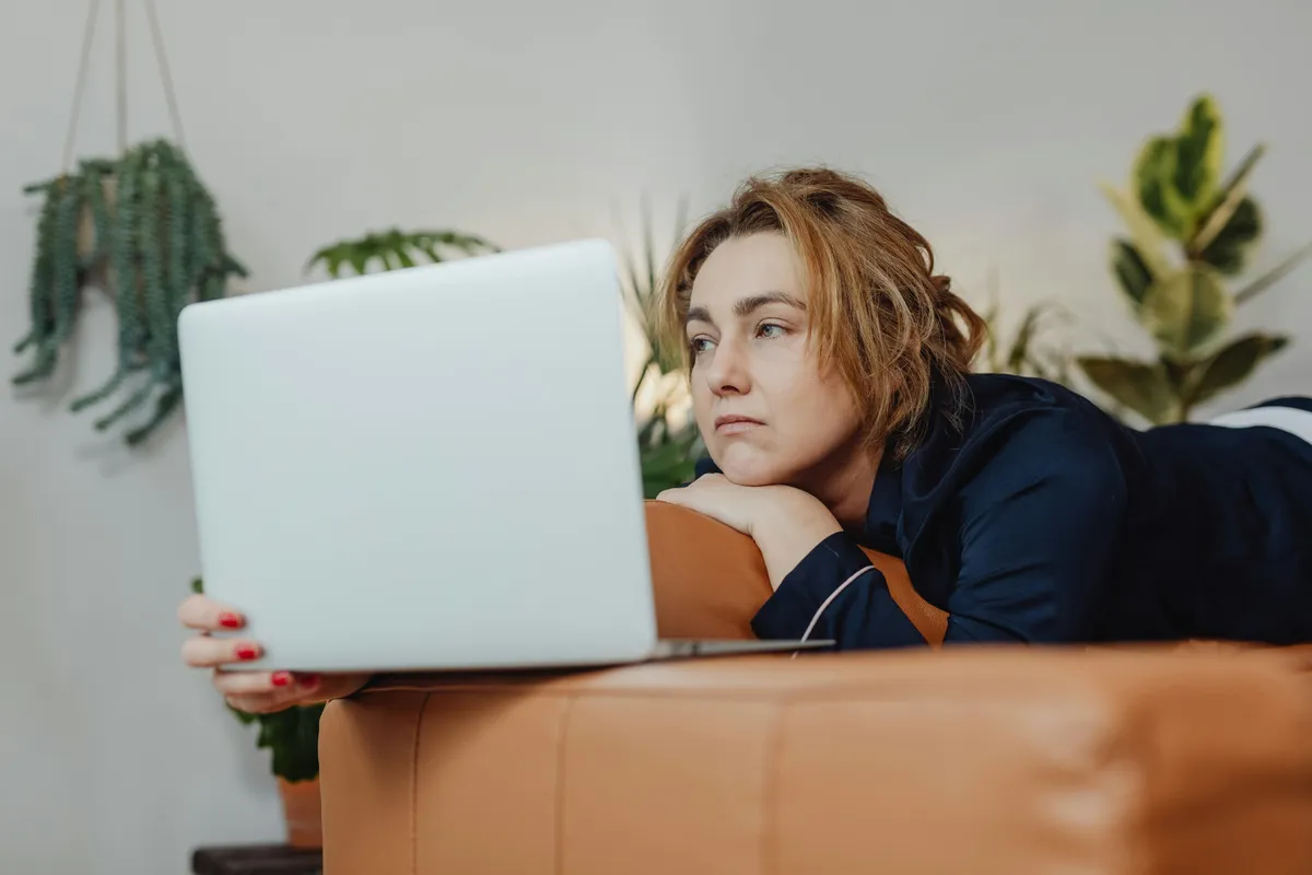 Tired of Chronic Procrastination? Discover How Hypnosis Rewires to Power Up and Get Goals