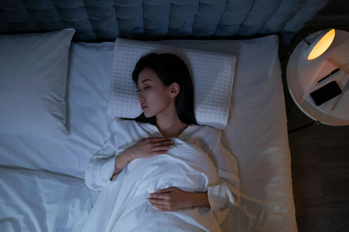 From Restless Nights to Deep Sleep: How Hypnosis Rewires Your Mind for Rest