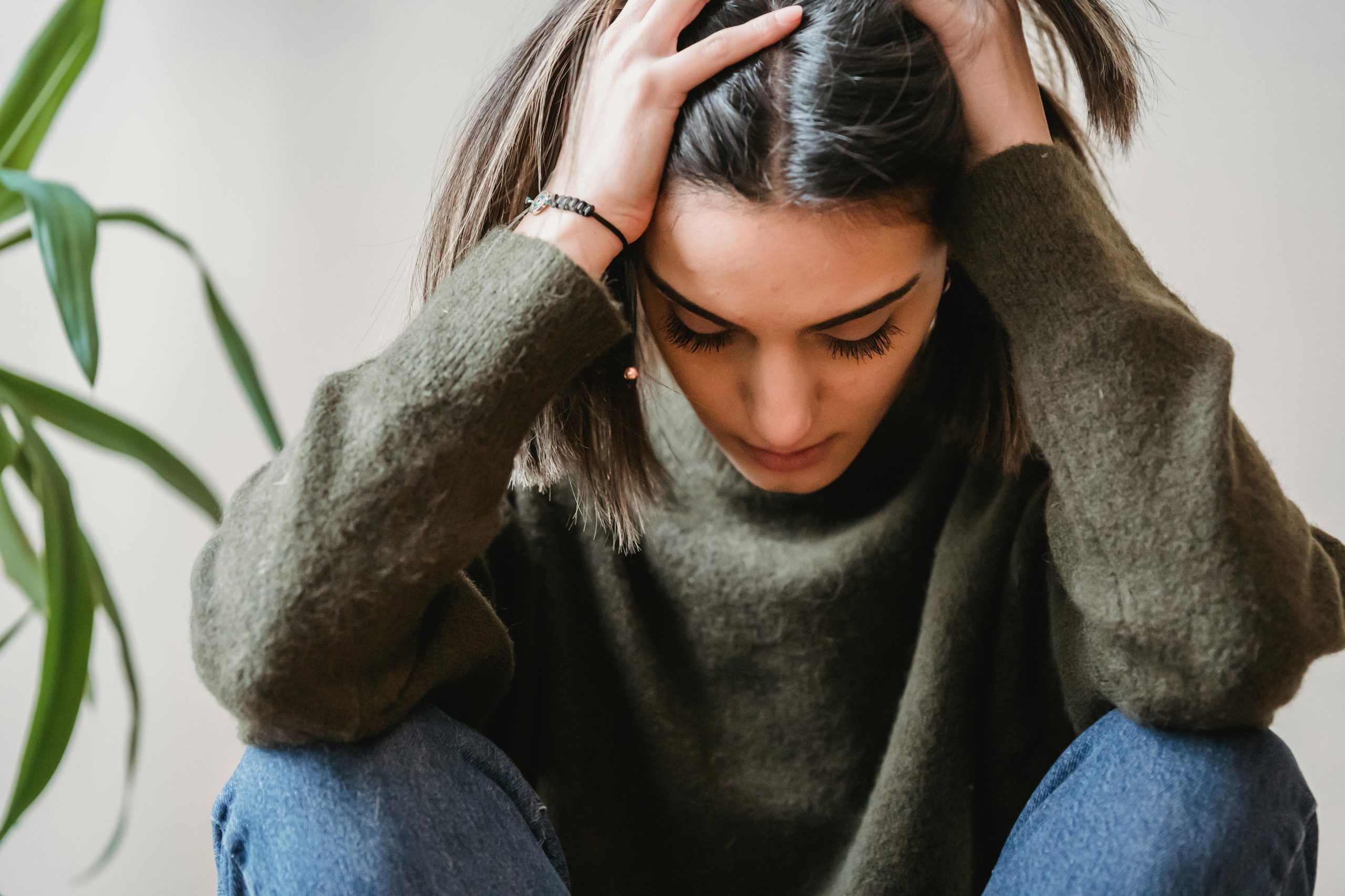 Tired of Negative Inner Voice? How Hypnosis Shifts Self-Talk from Critical to Supportive